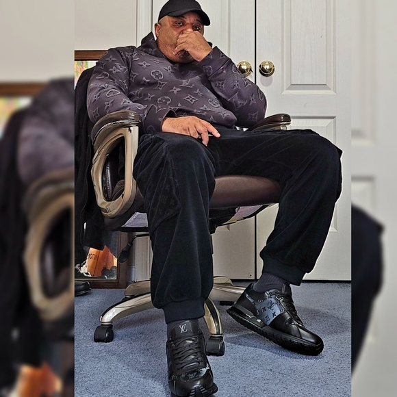 Meet your Posher, Lou - Picture 2 of 16